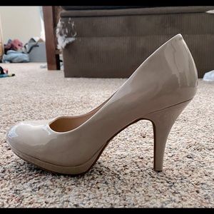 Chelsea Moreland Nude Size 8 Heels